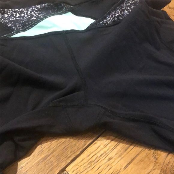 Black Lululemon ankle spandex pants with pockets - Picture 2 of 4